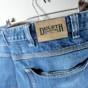 Duluth Trading Co Jeans Mens 50x29 Relaxed Fit Blue Denim Small Cut (see photo)